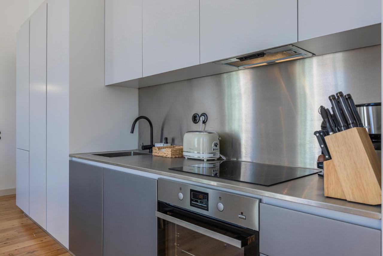 Glamorous 3Bdr Apartment In City Center By Lovelystay Lisboa Eksteriør billede
